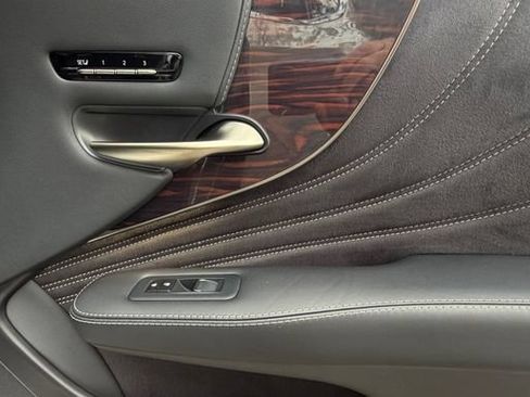 Certified 2020 Lexus LS 500 AWD w/ Interior Upgrade Package image 27