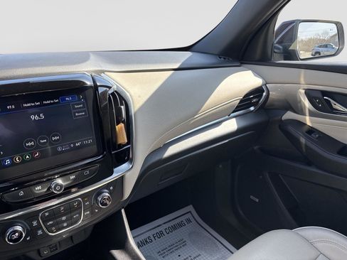 Used 2023 Chevrolet Traverse Premier AWD/4WD image 35