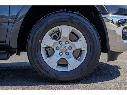 Used 2025 RAM 1500 Big Horn AWD/4WD image 9