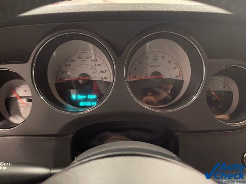 Used 2014 Dodge Challenger SRT8 image 31