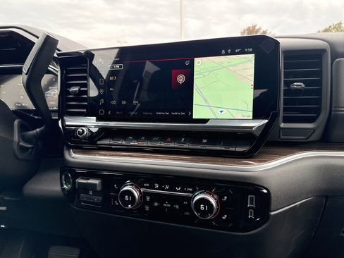 New 2026 GMC Sierra 1500 Elevation image 12