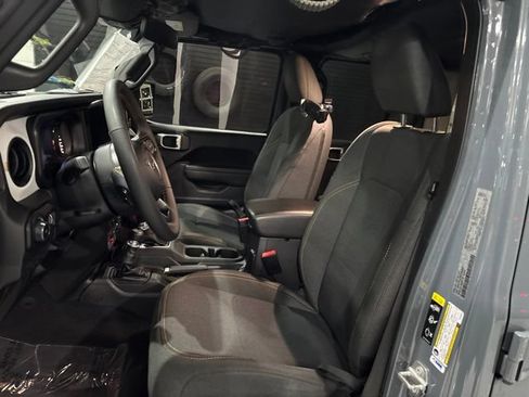 Used 2024 Jeep Wrangler Unlimited Sport AWD/4WD image 14