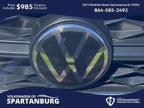 Used 2024 Volkswagen Taos SE image 9