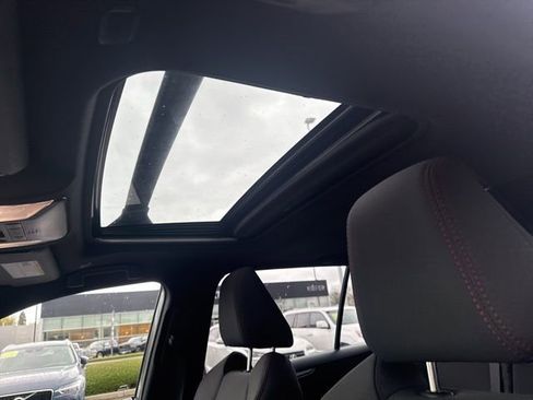 Used 2023 Toyota RAV4 SE w/ Weather & Moonroof Package image 9