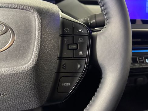 Used 2025 Toyota Prius XLE image 27