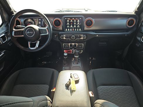 Used 2022 Jeep Gladiator Mojave w/ Cold Weather Group AWD/4WD image 13