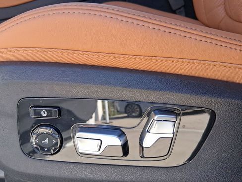 New 2026 BMW X6 xDrive40i w/ Executive Package image 12