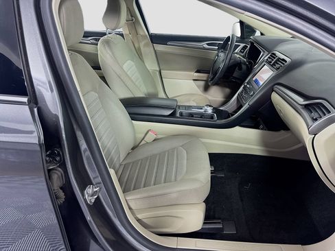 Used 2020 Ford Fusion SE w/ Fleet SE Value Package FWD image 26