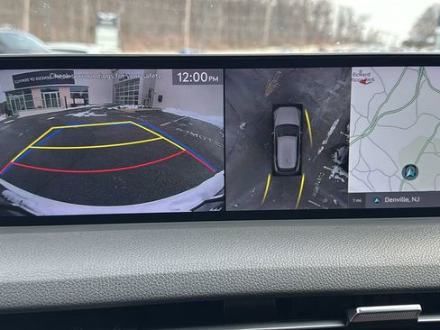 Used 2022 Genesis GV70 2.5T w/ Advanced Package image 39