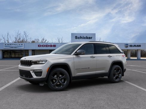 New 2025 Jeep Grand Cherokee Limited w/ Luxury Tech Group II image 28
