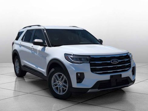 New 2026 Ford Explorer Active RWD image 2