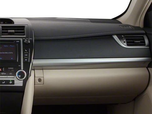 Used 2012 Toyota Camry LE FWD image 19