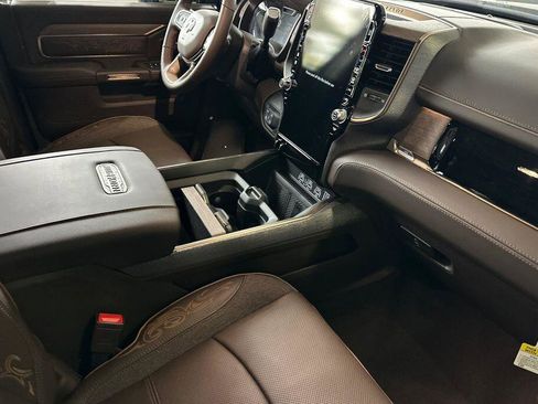 New 2026 RAM 2500 Limited AWD/4WD image 15
