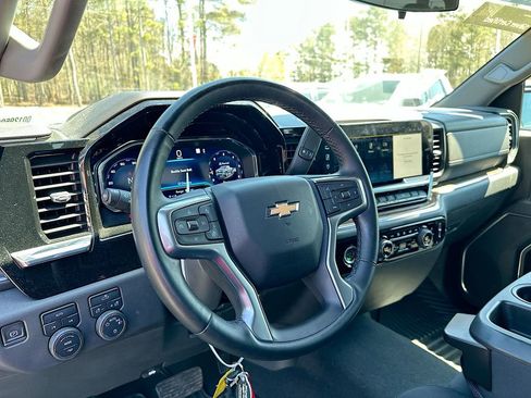 Used 2023 Chevrolet Silverado 1500 LT AWD/4WD image 10