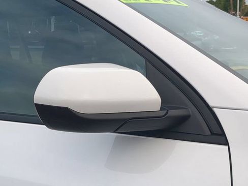 Used 2025 Chevrolet Equinox LT FWD image 11