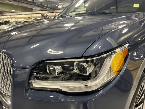 Used 2023 Lincoln Navigator Reserve image 7