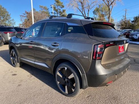 New 2026 Nissan Kicks SR image 3