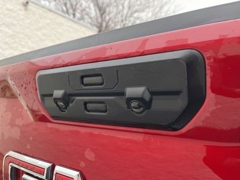 Used 2024 GMC Sierra 1500 AT4 w/ Technology Package image 7