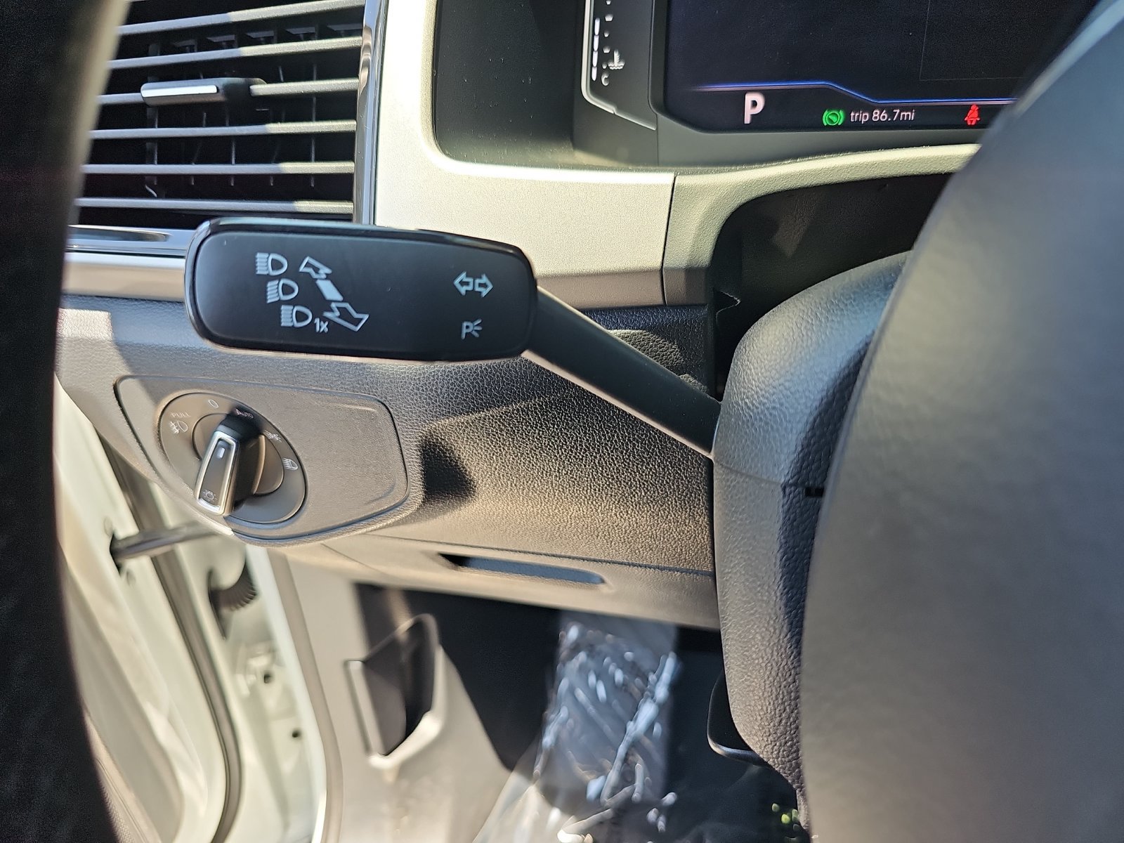 Used 2020 Volkswagen Atlas SEL FWD image 29