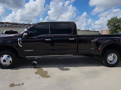 Used 2019 Ford F350 Platinum AWD/4WD image 5