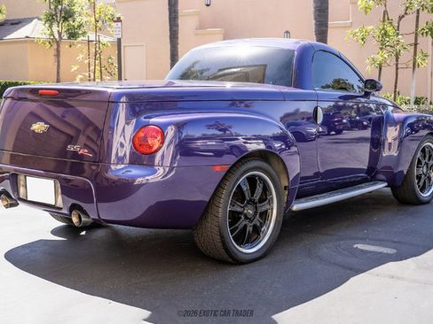 Used 2004 Chevrolet SSR w/ Preferred Equipment Group RWD image 18