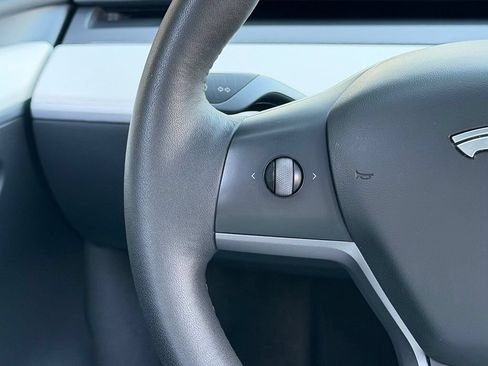 Used 2022 Tesla Model Y Performance AWD/4WD image 44
