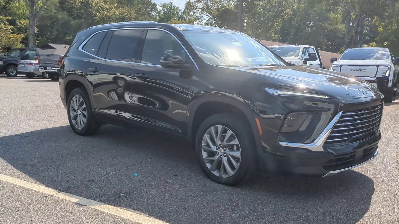 Used 2026 Buick Enclave Preferred FWD image 2