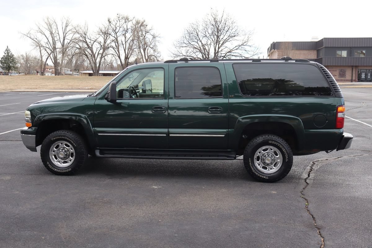 Used 2002 Chevrolet Suburban 2500 LT AWD/4WD image 9