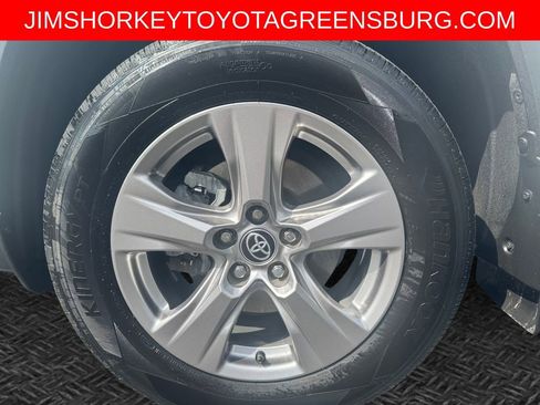 Used 2023 Toyota RAV4 XLE w/ Convenience Package image 11