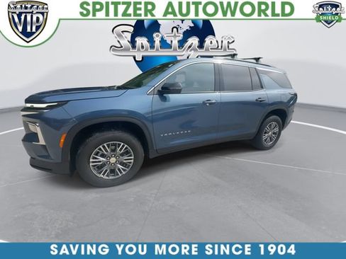 Used 2025 Chevrolet Traverse LT FWD image 4
