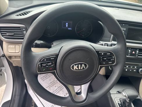 Used 2016 Kia Optima LX image 17