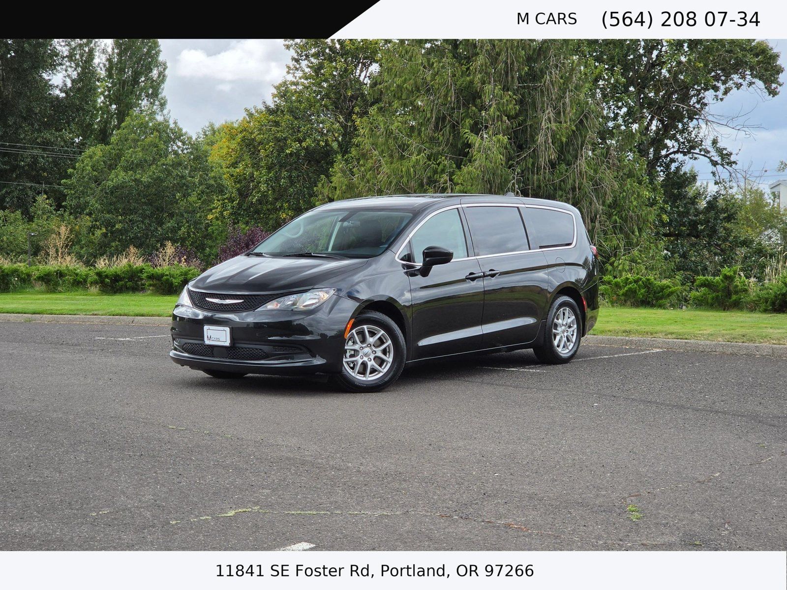 Used 2022 Chrysler Voyager LX FWD image 1