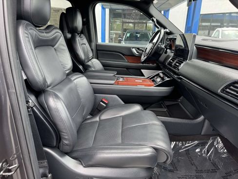 Used 2022 Lincoln Navigator Reserve AWD/4WD image 28