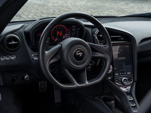 Used 2020 McLaren 720S Performance image 13