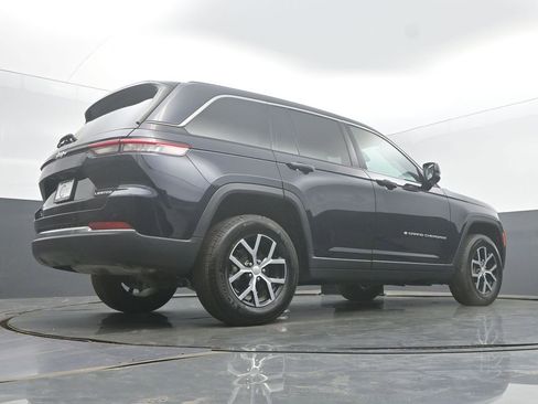 Used 2024 Jeep Grand Cherokee Limited AWD/4WD image 49