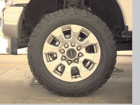 Used 2018 Ford F250 Lariat w/ Lariat Ultimate Package image 9