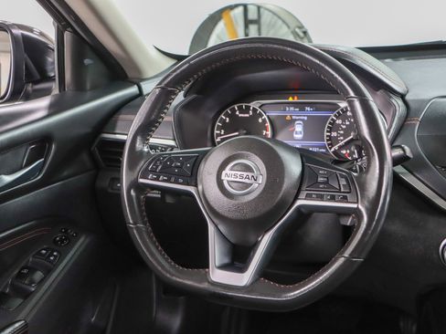 Used 2022 Nissan Altima 2.5 SR FWD image 12
