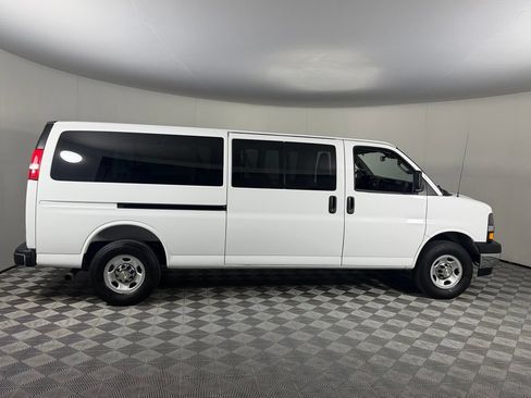 Used 2025 Chevrolet Express 3500 LT w/ LT Preferred Equipment Group RWD image 5