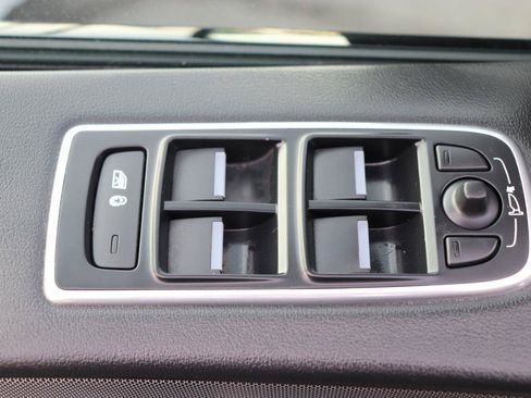 Used 2020 Jaguar F-PACE S AWD/4WD image 48