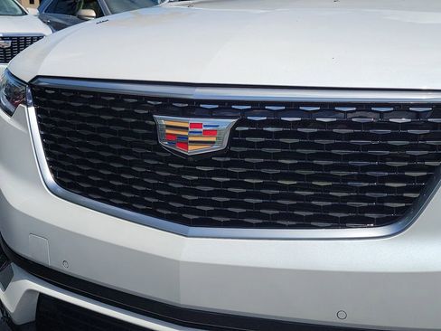 Certified 2024 Cadillac XT6 Premium Luxury w/ Platinum Package FWD image 9