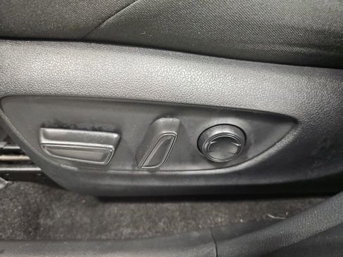 Used 2023 Toyota RAV4 SE image 15