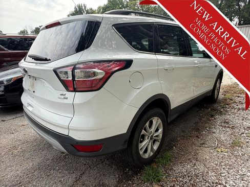 Used 2017 Ford Escape SE w/ Equipment Group 201A AWD/4WD image 8