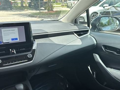 Certified 2025 Toyota Corolla LE image 15