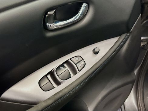 Used 2025 Nissan Leaf S image 15