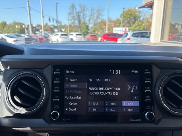 Used 2022 Toyota Tacoma TRD Sport AWD/4WD image 34