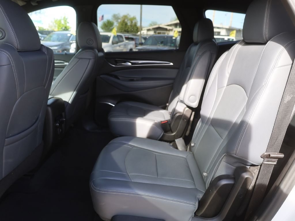 Used 2022 Buick Enclave Essence AWD/4WD image 22