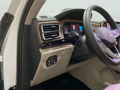 Used 2024 Volkswagen Atlas SE FWD image 20