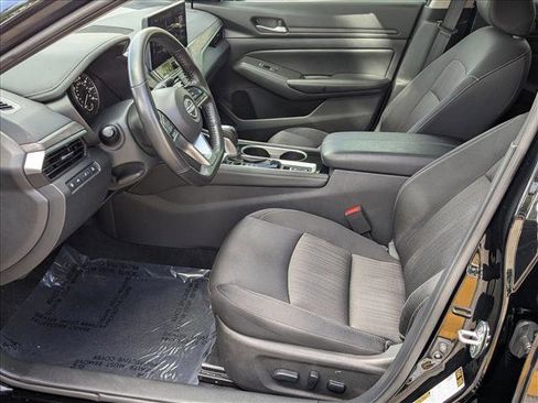 Certified 2024 Nissan Altima 2.5 SV w/ SV Premium Package image 17