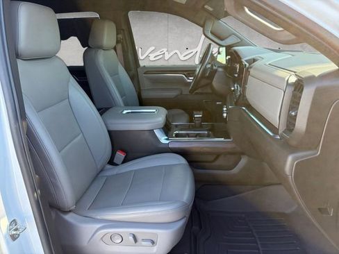 Used 2022 GMC Sierra 1500 SLT w/ SLT Convenience Package image 24