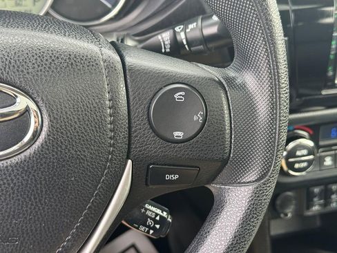 Used 2015 Toyota Corolla LE Premium image 20